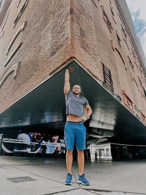 Explore Barcelona: Professional Photo session tour - Starting at the Sagrada Família: The Tour’s First Stop