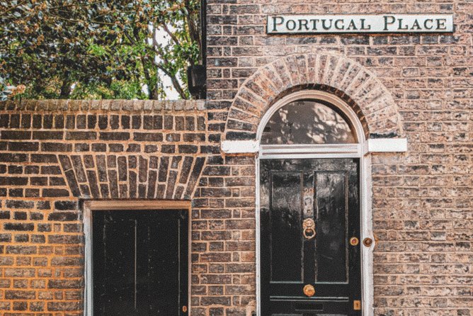 Explore Cambridge Student Life & Top Colleges Walking Tour - Trinity College: The Wealthiest and Largest Institution