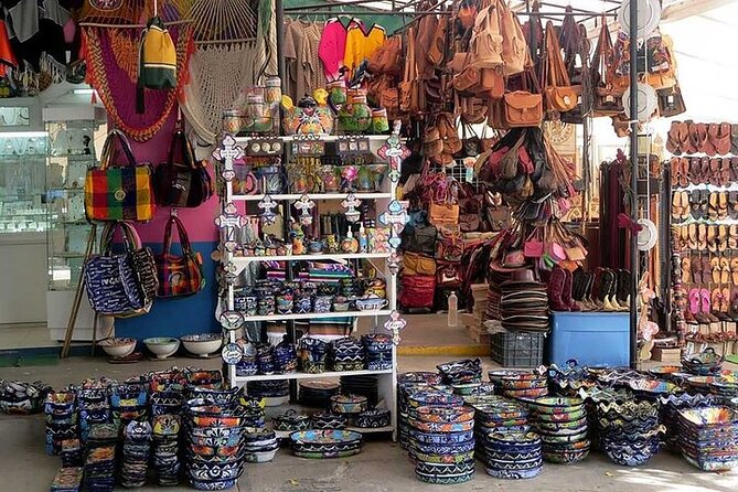 Explore Cancun City Tour! Round transportation - Exploring Mercado 28 for Mexican Crafts and Souvenirs