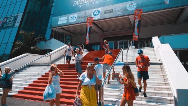 Explore Cannes: Guided walking Tour with a local guide - Marveling at the Panoramic Views from Le Suquet