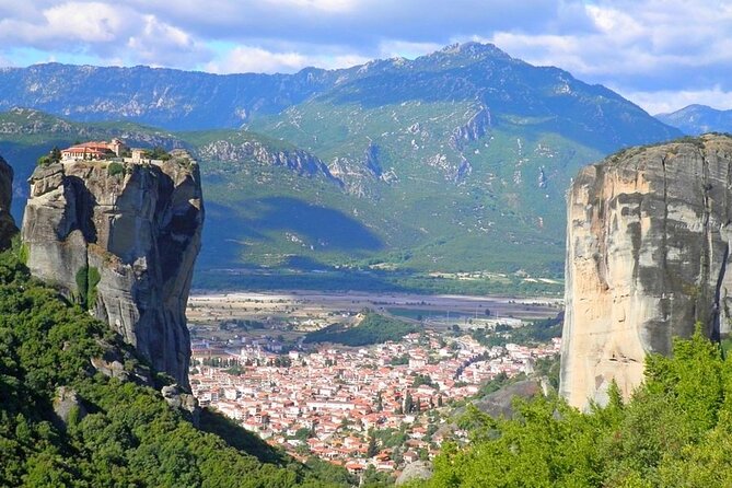 Explore Central Greece with an affordable 2 days tour to Meteora - The Scenic Drive Back to Athens and Final Reflections