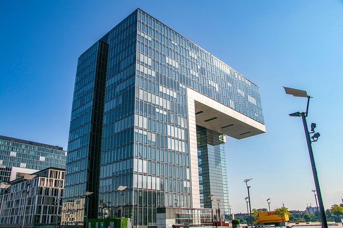 Explore Cologne in 60 minutes with a Local - Exploring the Old Market’s Vibrant Atmosphere