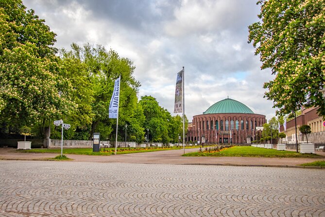 Explore Dusseldorf in 60 minutes with a Local - Review Highlights and Considerations