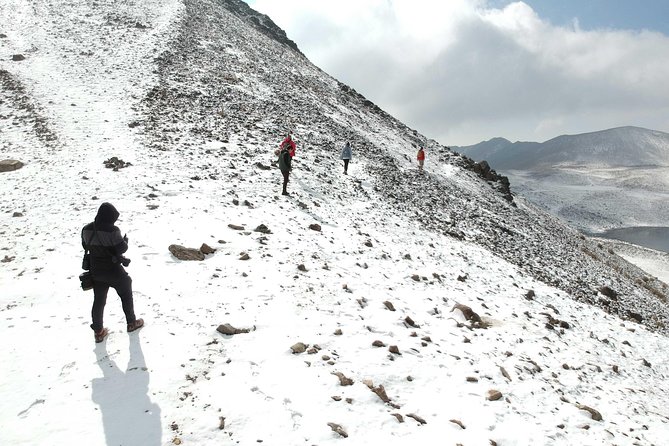 Explore El Paso de Cortes with a professional photographer - Discovering the Passage of Cortes: An Unforgettable Volcano Expedition