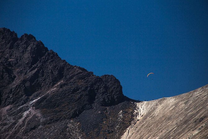 Explore El Paso de Cortes with a professional photographer - The Unique Highlights of the Volcano Pass