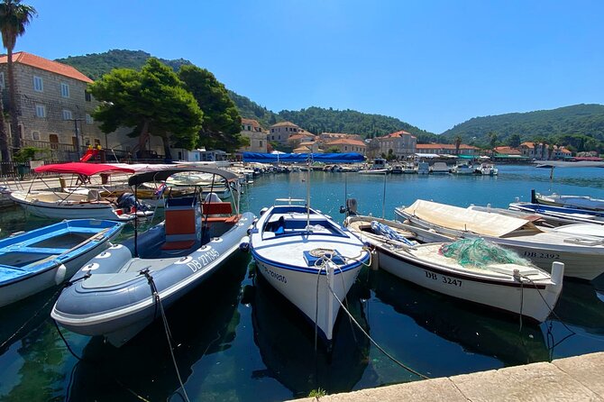 Explore Elaphiti Islands by Boat Tour: Hop-on-Hop-off Adventure - The Flexibility of the Hop-On-Hop-Off Concept