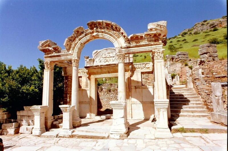 Explore Ephesus: Virgin Marry & Artemis with Lunch & Ticket - Savoring a Traditional Turkish Buffet Lunch