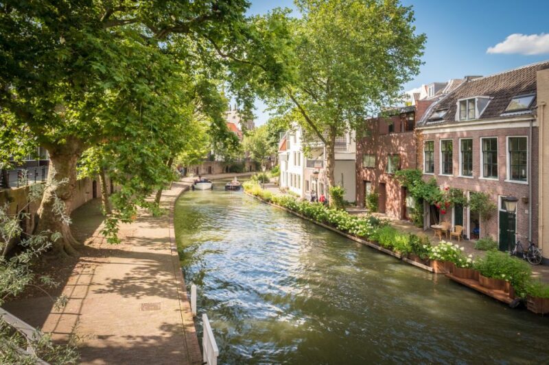 Explore Gems of Utrecht Walking Tour for Couples - The Starting Point: Meeting at Kromme Nieuwegracht 49