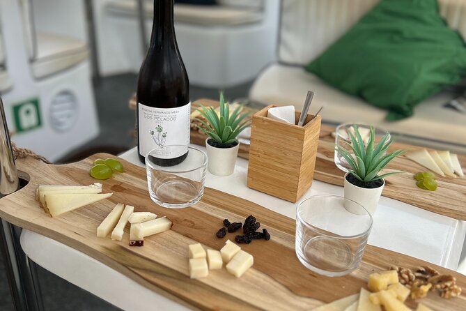 Explore Gran Canaria: Boat Tour with Wine & Local food Tasting - Practical Details: Meeting Point and Group Size