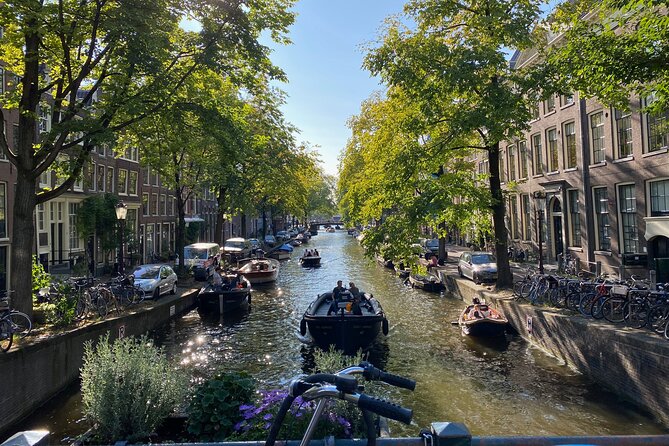 Explore hidden streets with friends - Private Tour - Starting Point at Beursplein 1-3