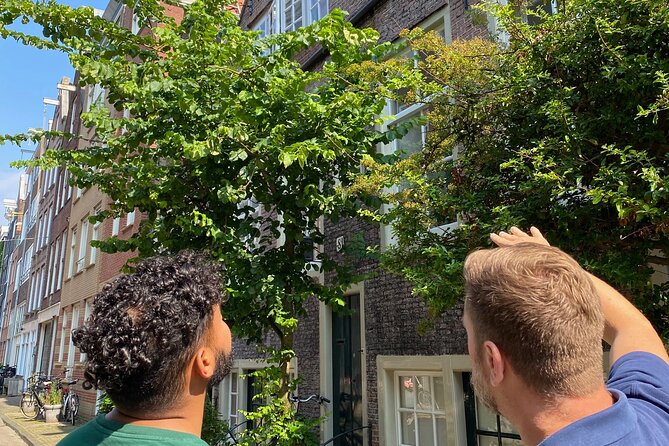 Explore hidden streets with friends - Private Tour - Discovering the Authentic Jordaan Neighborhood