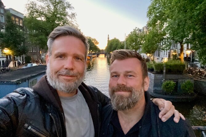 Explore hidden streets with friends - Private Tour - Visiting Karthuizerhof: A Social Housing Landmark