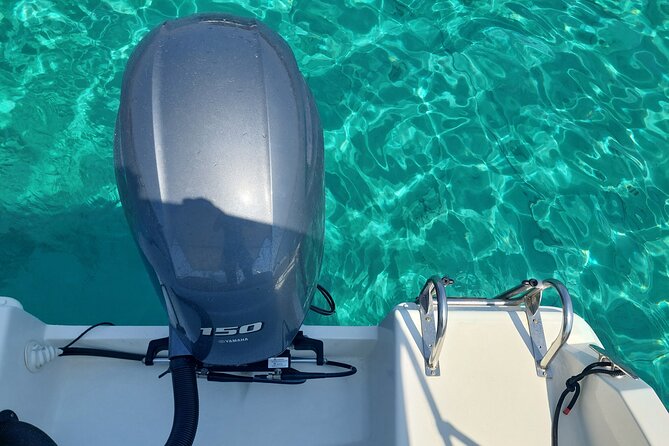 Explore islands Brac, olta and Blue Lagoon with Cayman Deluxe - Visiting the Shipwreck at Neujam and Other Olta Highlights