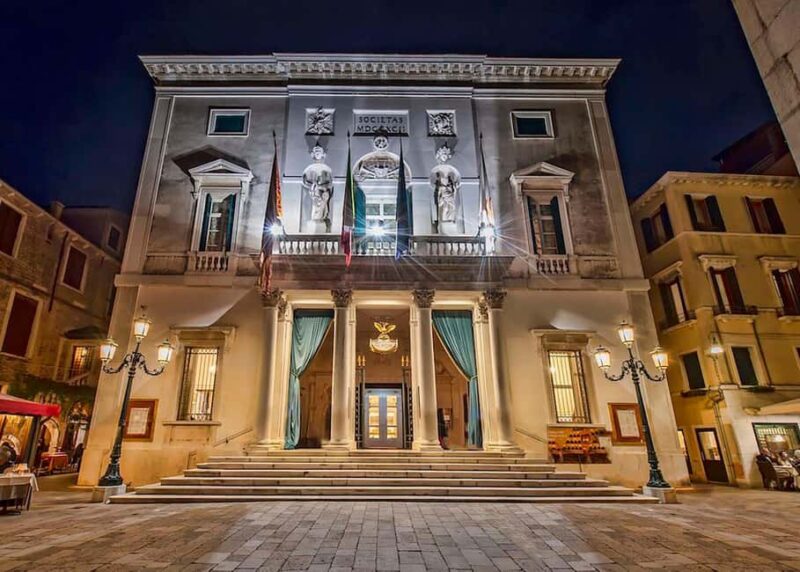 Explore La Fenice: Iconic Operas and Modern Masterpieces - The Experience of Visiting La Fenice