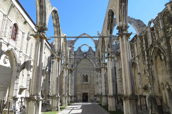 Explore Lisbon in 60 minutes with a Local - Starting at the Church of Saint Catherine in Lisbon