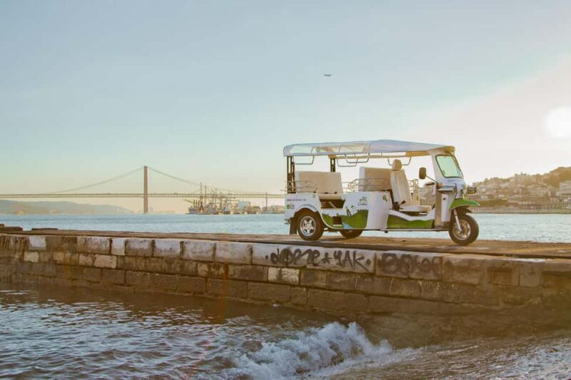Explore Lisbon on a Tuk Tuk Tour: History & Viewpoints - Personalized Service and Expert Local Guides
