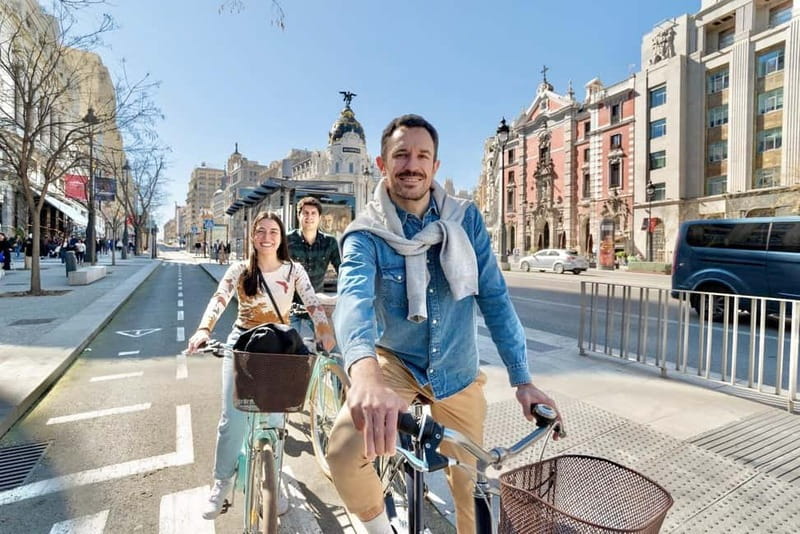 Explore Madrid by bike taking photos with Benja - Meet Benja at C. de Valverde, 10 in Madrids city center