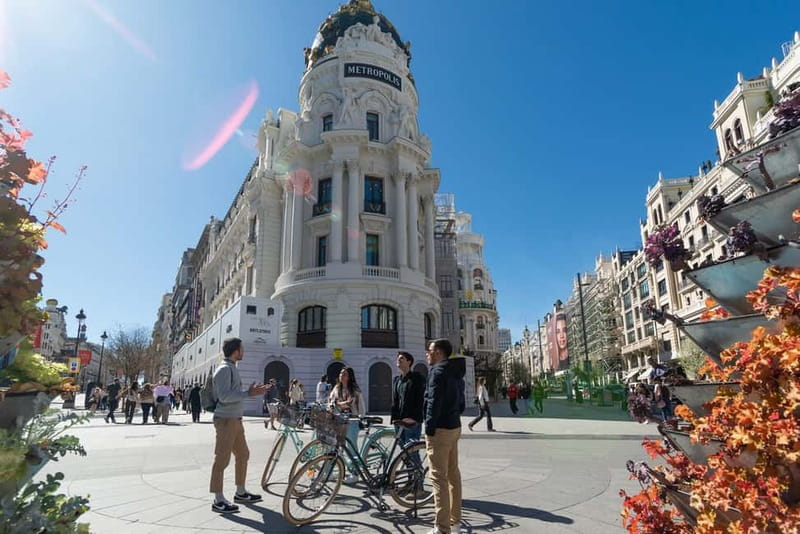 Explore Madrid by bike taking photos with Benja - The Practicalities of the Tour