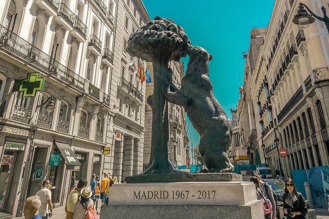 Explore Madrid in 90 minutes with a Local - Admiring Plaza de Cibeles and Its Iconic Fountain