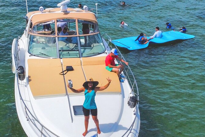 Explore Miami on a beautiful 45' Yacht - Explore Miami on a 45 Yacht for Up to 12 People