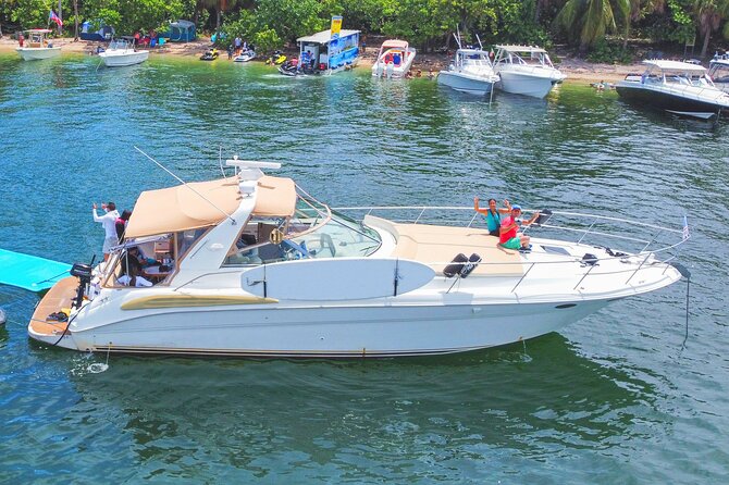 Explore Miami on a beautiful 45' Yacht - Discovering Haulover Sandbar and Raccoon Island