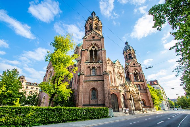 Explore Munichs History and Culture with a Local - Admire the Frauenkirche’s Iconic Twin Towers