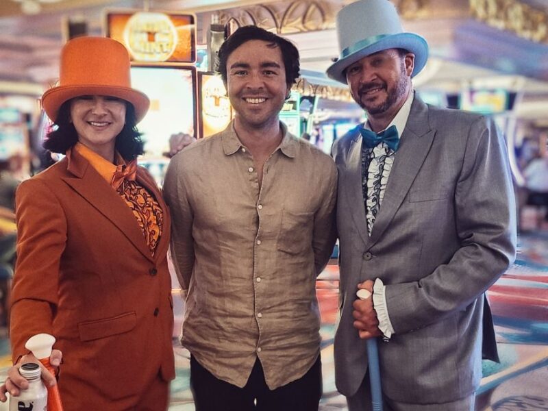 Explore Must-See Spots: Las Vegas Strip Walking Tour - Food and Drink Deals Along the Strip