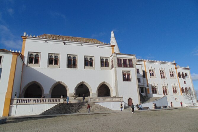 Explore Mystical Regaleira and taste Sintra´s delicacies - Walking Through Sintra’s Historic Center and Architectural Landmarks