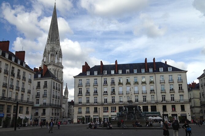 Explore Nantes in 60 minutes with a Local - Admiring the Basilica Saint Nicolas