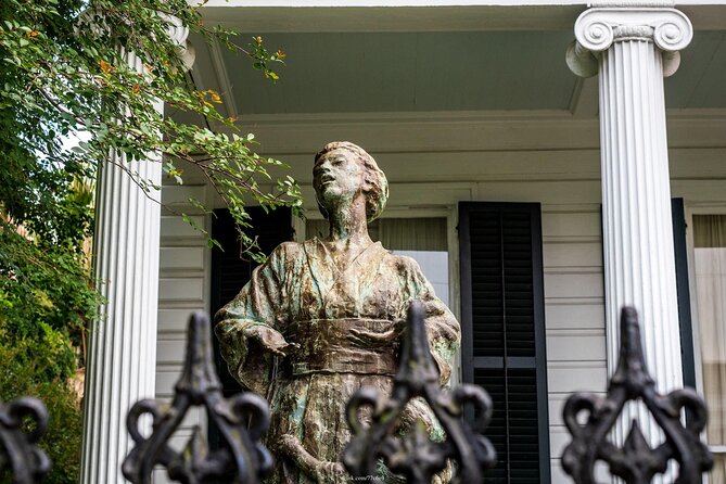 Explore New Orleans' Garden District: Private 2-hour Walking Tour - Admiring Commanders Palace: A Local Landmark