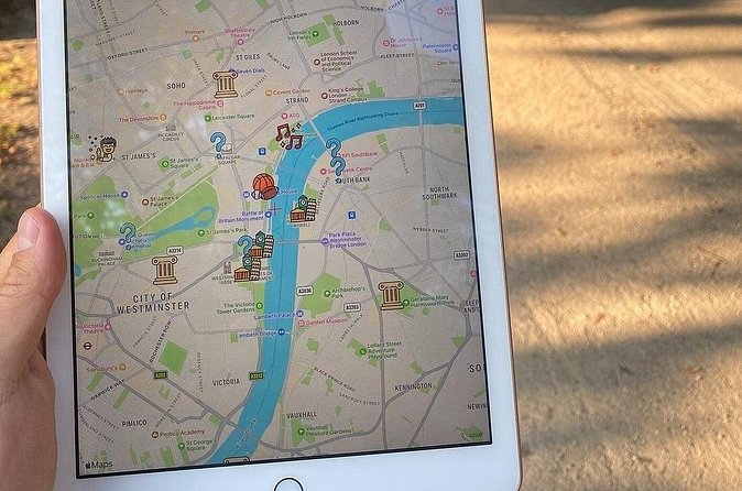 Explore New York Lower Manhattan's with a Walking Quiz - Group Experience and Social Element