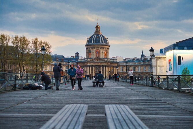 Explore Paris in 90 minutes with a Local - The Itinerary’s Flexibility and Weather Considerations