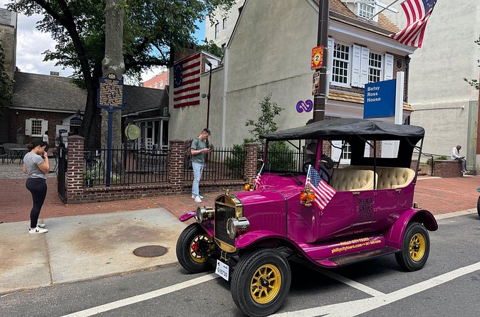 Explore Philadelphia via Vintage Car or Electric cart - The Guides and Tour Experience