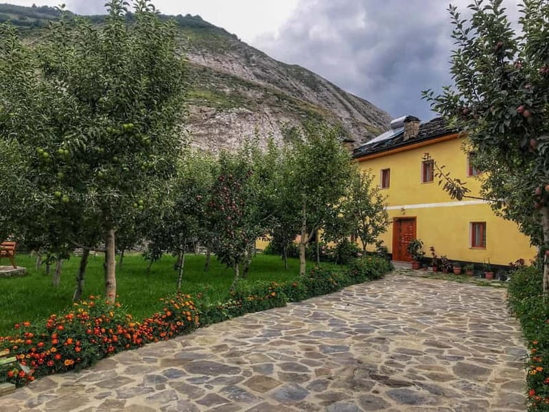 Explore Rabdisht: Guided Tour of the Stone Village - Discovering Rabdisht’s Unique Stone Architecture