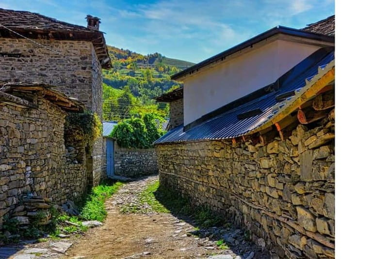 Explore Rabdisht: Guided Tour of the Stone Village - The Charm of Rabdisht’s Guesthouses and Hospitality