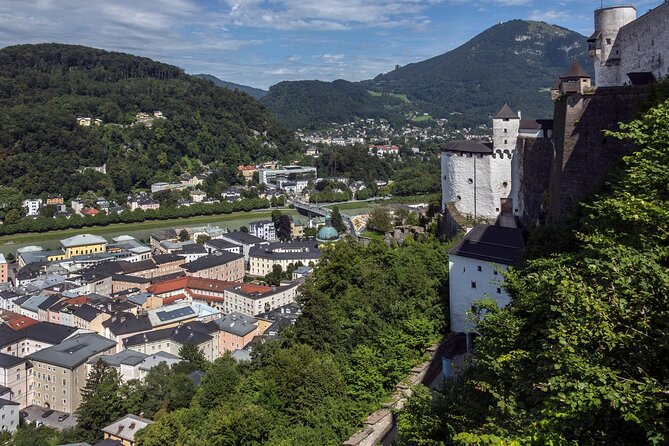 Explore Salzburg in 60 minutes with a Local - Discover Salzburg’s Iconic Baroque Cathedral