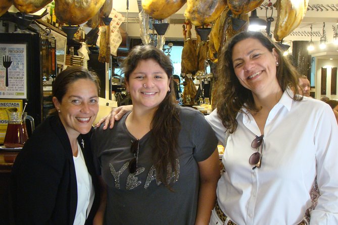 Explore San Sebastiáns History & Taste Its Flavors at Lunch - The Guide’s Personal Touch and Expert Commentary