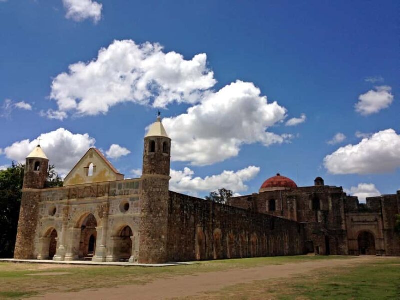 Explore Sierra Norte: Culture, Nature, and Craftsmanship. - Logistics and Group Experience