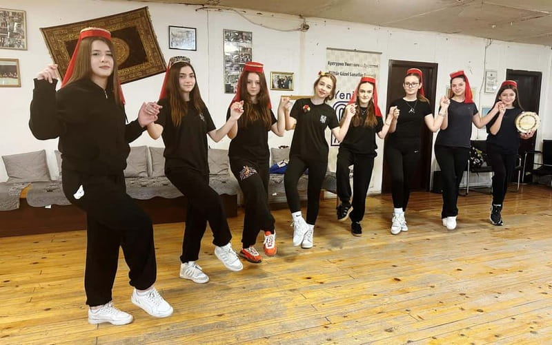 Explore Skopje With Traditional Dances - How the 1-Hour Pajduko Dance Workshop Unfolds