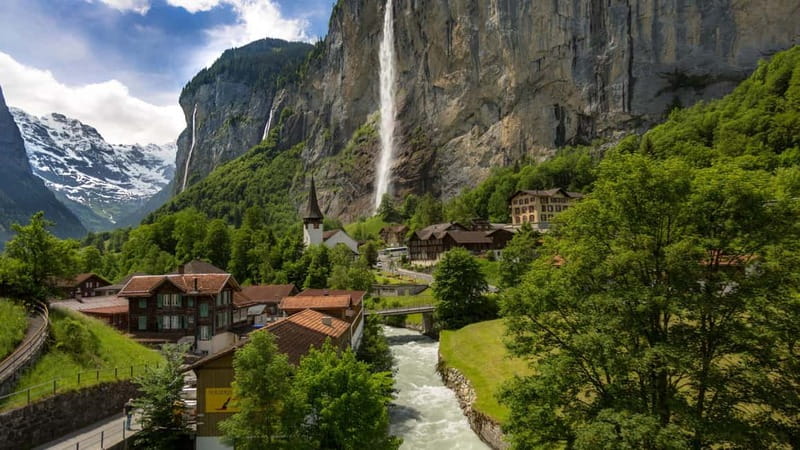Explore Swiss Villages: Interlaken-Grindelwald(Private Tour) - Visiting Village Highlights and Natural Wonders