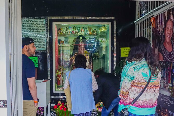 Explore the Barrio Bravo of Tepito with local guides - The Sacred Space of Parroquia de San Francisco