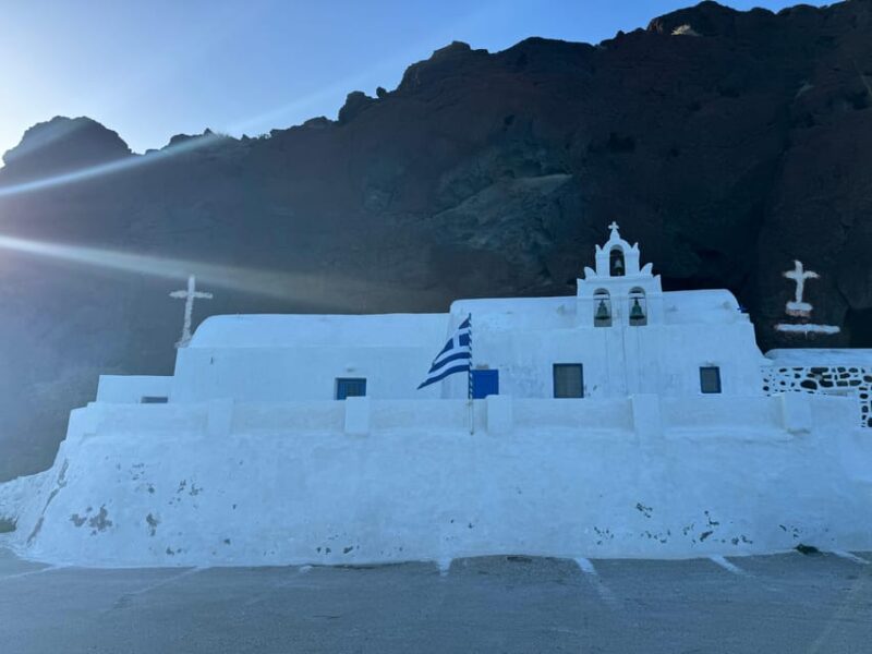 Explore the Best of Santorini in a Day: Private Guided Tour - Discovering Santorini’s Iconic Sights: Oia, Red Beach, and More
