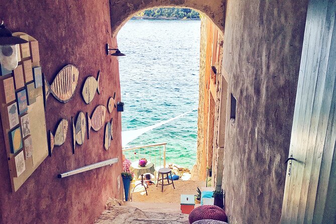 Explore the Essence of Rovinj - Visiting Rovinj’s Iconic Gateway: Balbi’s Arch