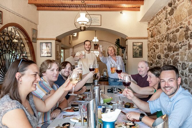 Explore the hidden food gems of Athens - Guides Who Bring Food and Foodie Knowledge