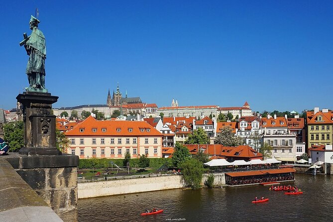 Explore the Historic Prague Castle: Private Half-Day Walking Tour - The Symbolic St. Vitus Cathedral and Its Royal Significance
