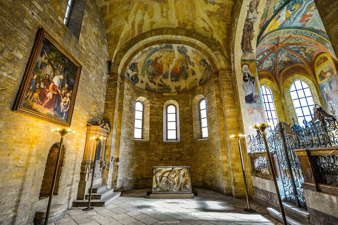 Explore the Historic Prague Castle: Private Half-Day Walking Tour - Discovering the Old Royal Palace’s Architectural Diversity