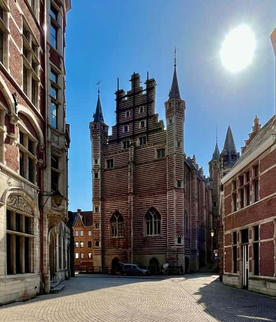 Explore the history of Antwerp with a local history teacher - Exploring Antwerp’s Landmarks and Stories