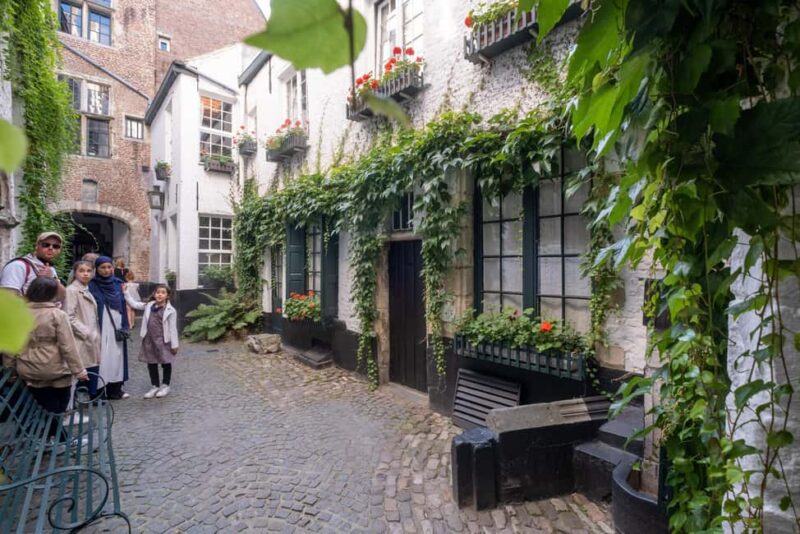 Explore the history of Antwerp with a local history teacher - Flexibility and Booking Options for Your Travel Plans