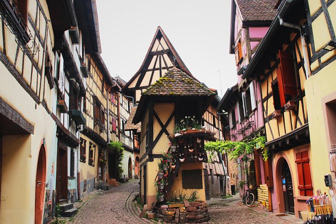 Explore the Instaworthy Spots of Colmar with a Local - The Small Group Advantage in Colmar