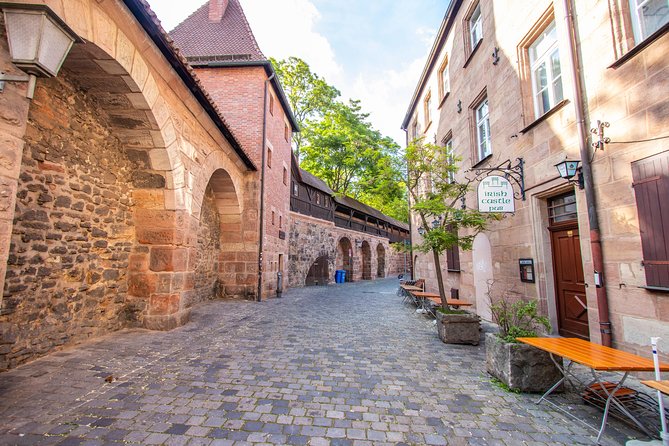 Explore the Instaworthy Spots of Nuremberg with a Local - Insider Tips from Knowledgeable Local Guides